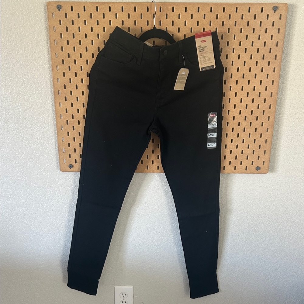 Levi 720 (hyperstretch) -Black Skinny Jeans